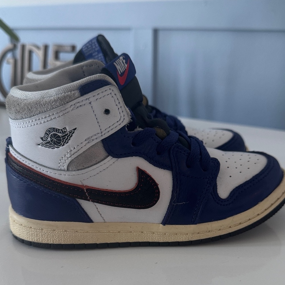 Nike Jordan 1 Remastered Kids Sneakers - Navy and White - 10C
